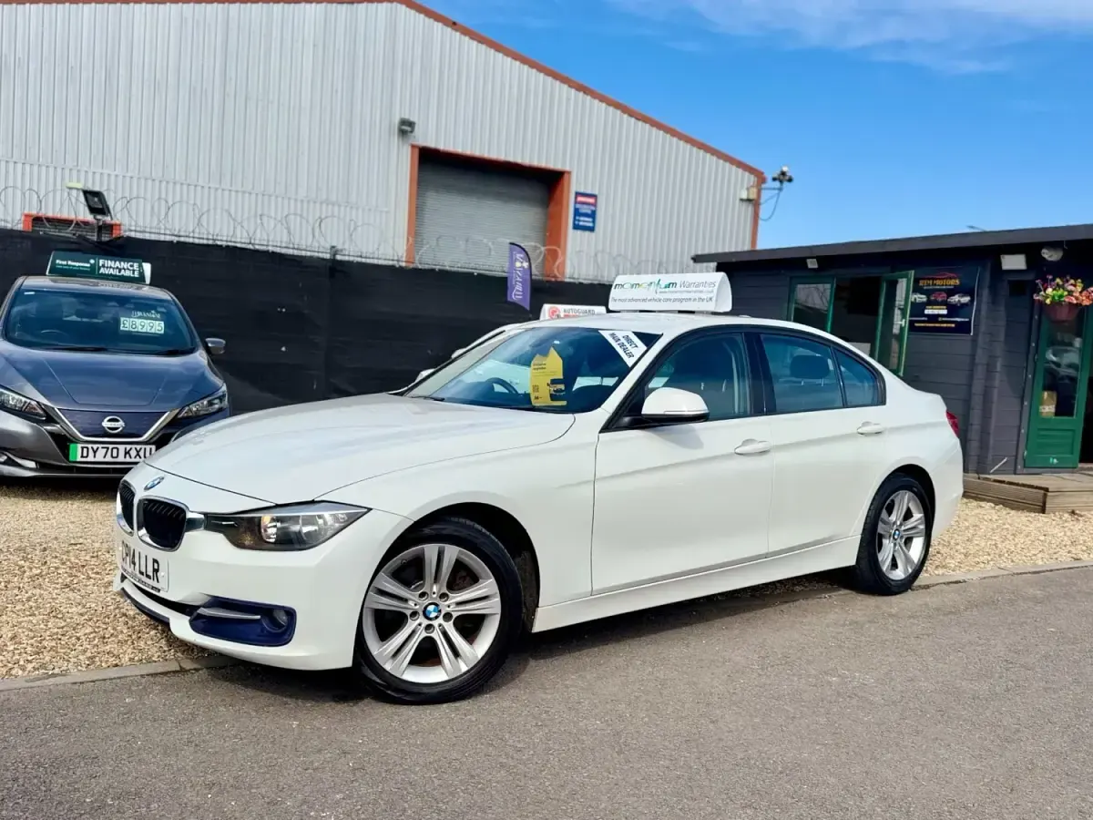 Begagnad BMW 318 Sport Line 2014 Vit Sedan