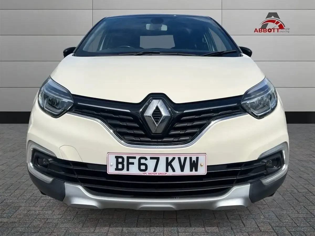 Used Renault Captur Dynamique 90 HP (66 kW) 2017 Cream SUV