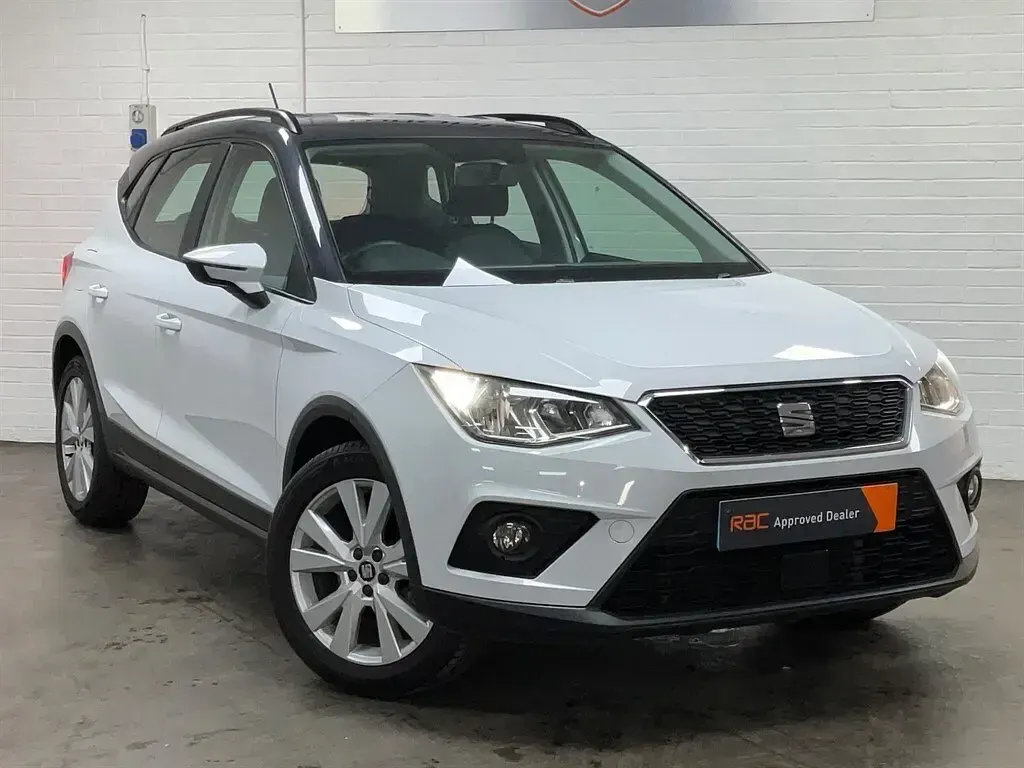 Used Seat Arona SE Technology 115 HP (84 kW) 2019 White SUV