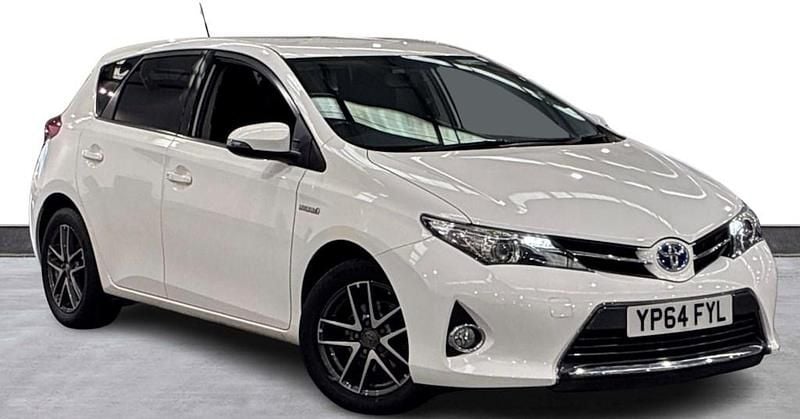 Used Toyota Auris Plus 136 HP (100 kW) 2014 White Hatchback