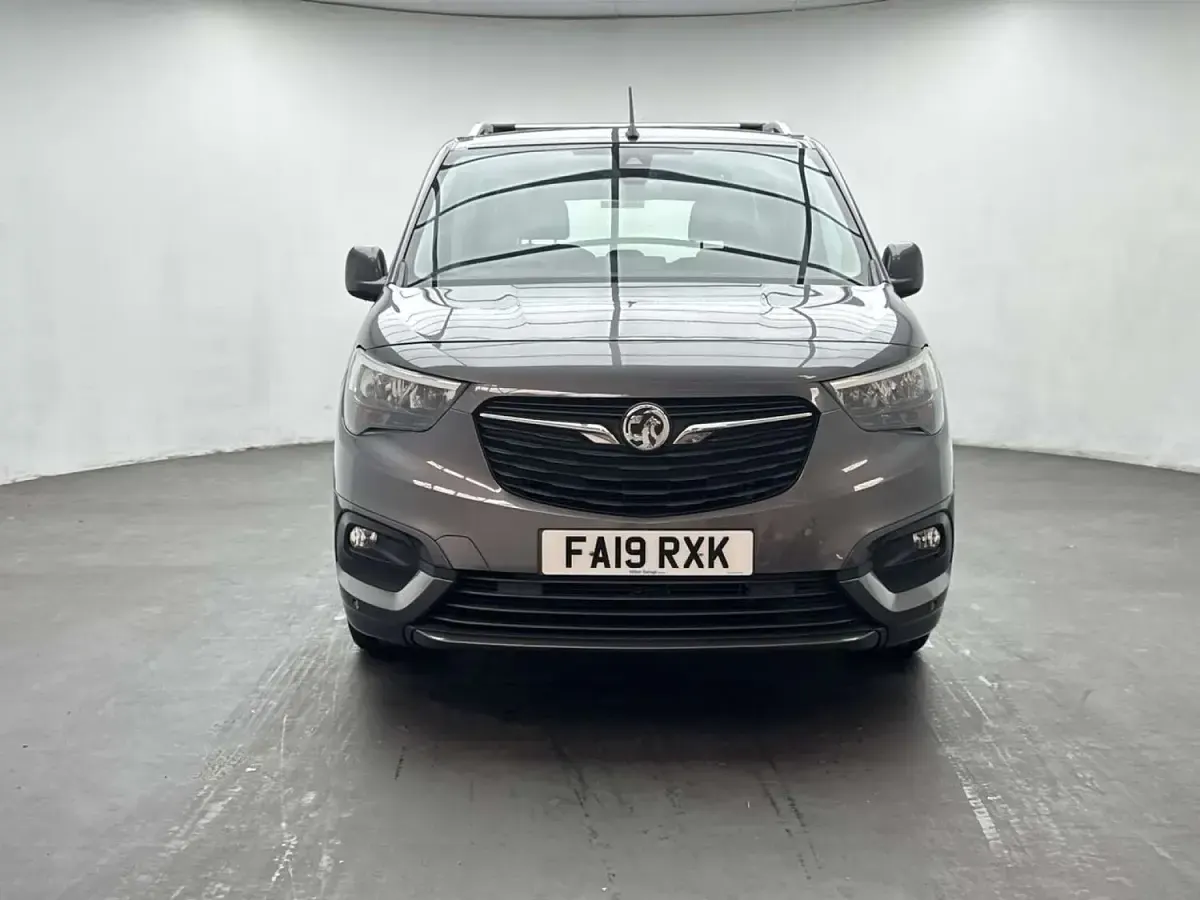 Used Vauxhall Combo S 110 HP (80 kW) 2019 Grey MPV