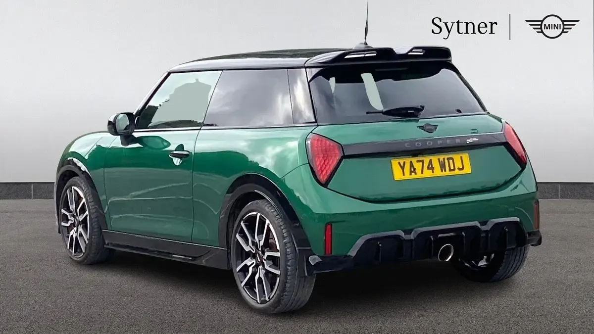 Used Mini John Cooper Works Hatch 228 HP (167 kW) 2024 Green Hatchback