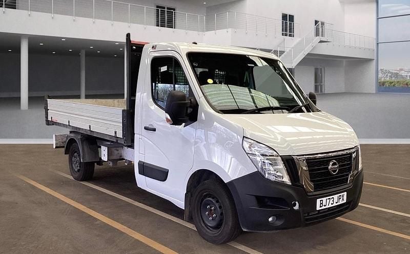 Used Nissan Interstar Tekna 145 HP (106 kW) 2023 White Van