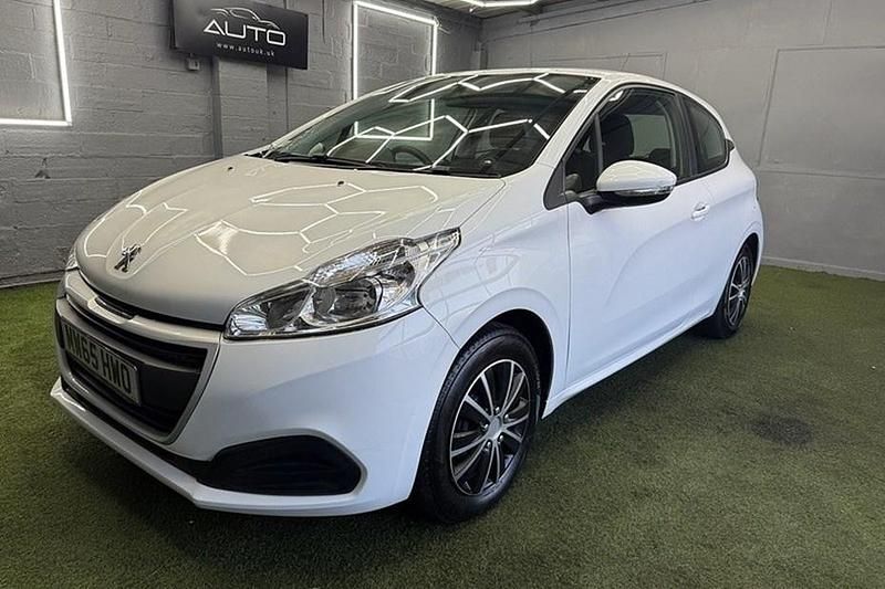 White Used 2015 Peugeot 208 Access Hatchback | £4,295 (Fair price) - Image 1/1
