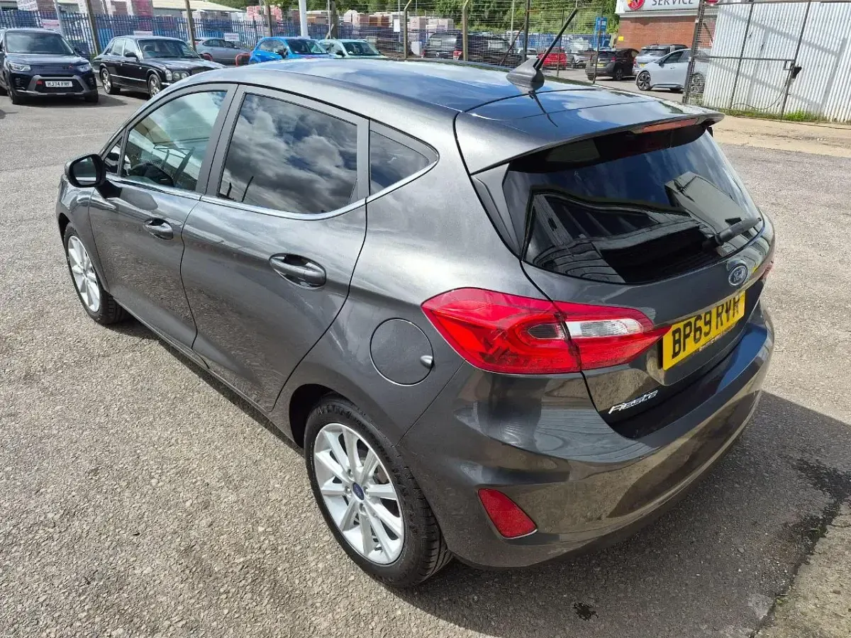 Used Ford Fiesta Titanium 99 HP (72 kW) 2019 Grey Hatchback