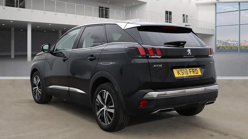 Used Peugeot 3008 GT-line 130 HP (95 kW) 2018 Perla nera black Hatchback