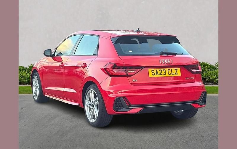 Usado Audi A1 S-Line 147 HP (108 kW) 2023 Vermelho SUV