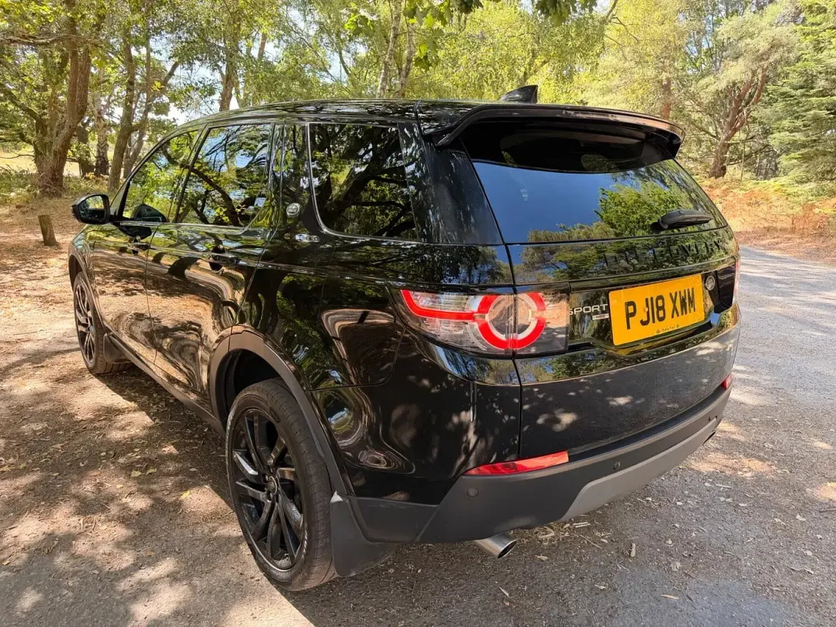 Used Land Rover Discovery Sport HSE 180 HP (132 kW) 2018 Black SUV