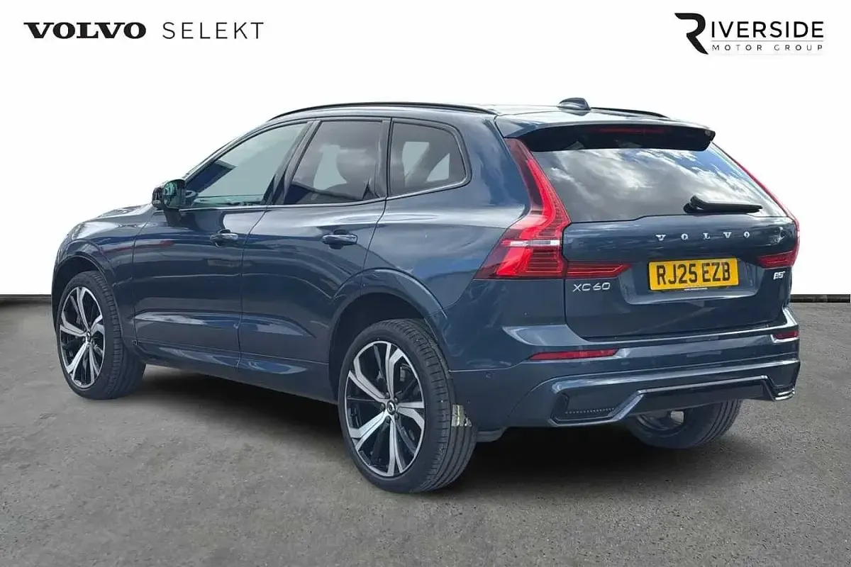 Used Volvo XC60 Ultra 250 HP (183 kW) 2025 Denim blue SUV