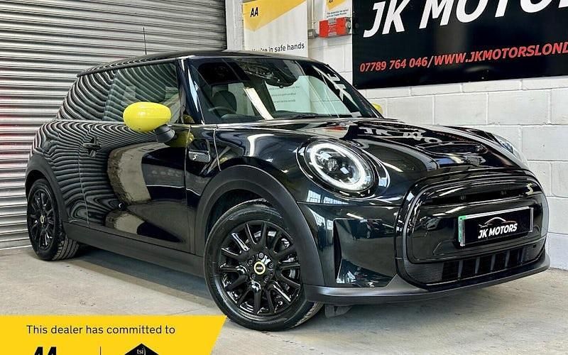 Begagnad Mini Cooper Level 2 135 kW (184 HK) 2023 Halvkombi