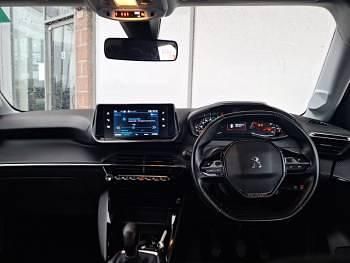 Used Peugeot 208 Active Premium 75 HP (55 kW) 2021 Yellow Hatchback