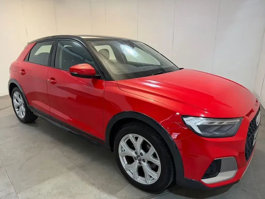 Used Audi A1 Comfort 116 HP (85 kW) 2020 Red SUV