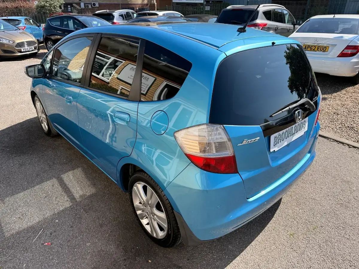 Used Honda Jazz EX 98 HP (72 kW) 2011 Brilliant sky blue Hatchback