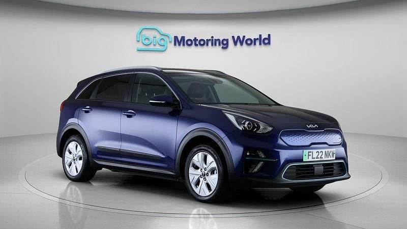 Used Kia e-Niro 147 kW (201 HP) 2022 Blue SUV
