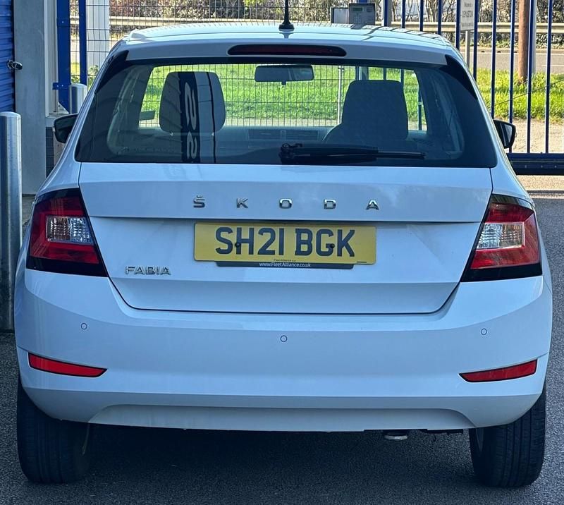 Used Skoda Fabia SE 95 HP (69 kW) 2021 White Hatchback