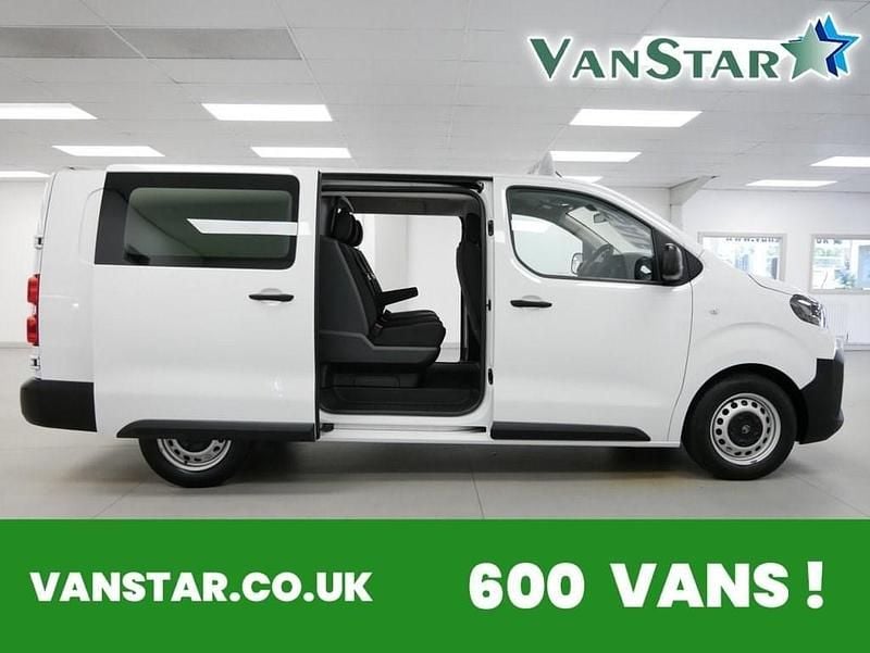 White Used 2024 Citroën Dispatch MPV | £22,489 - Image 1/4