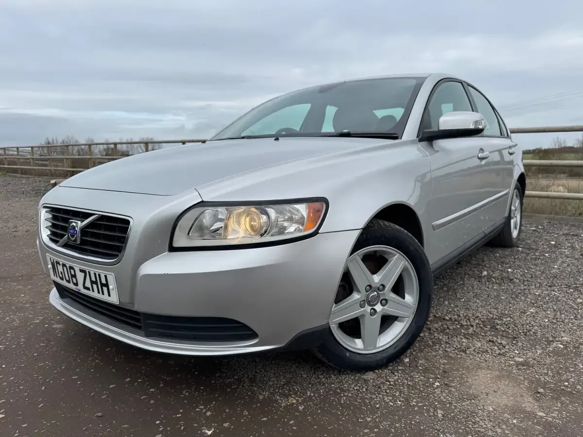 Used Volvo S40 100 HP (73 kW) 2008 Silver Sedan