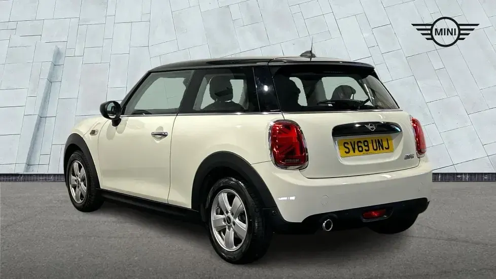 Used Mini Cooper Classic 136 HP (100 kW) 2019 White Hatchback