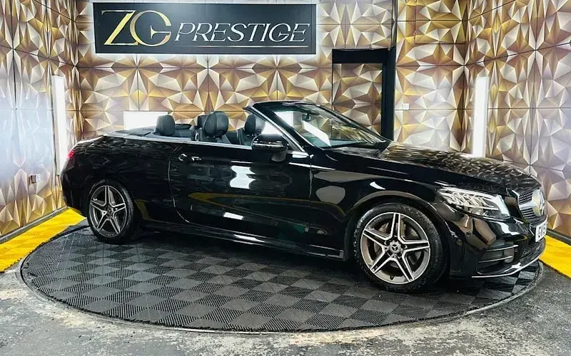 Usado Mercedes C220 AMG line 194 HP (142 kW) 2019 Cabrios