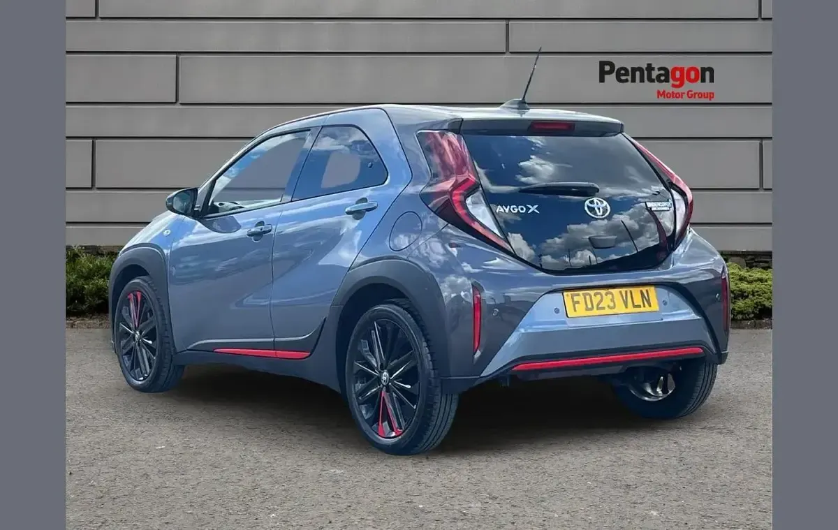 Used Toyota Aygo X 72 HP (52 kW) 2023 Grey SUV