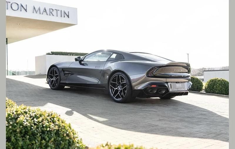 Used Aston Martin Vanquish 835 HP (614 kW) 2025 Silver Coupe