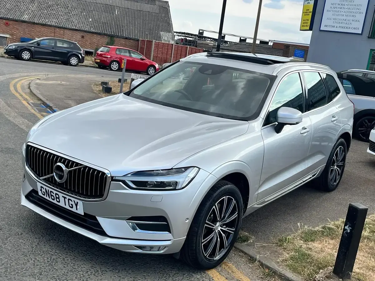 Used Volvo XC60 Inscription 190 HP (139 kW) 2019 Silver SUV
