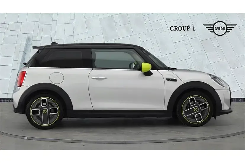 Used Mini Cooper S Level 1 135 kW (184 HP) 2021 White silver Hatchback