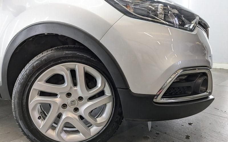 Used Renault Captur Dynamique 90 HP (66 kW) 2016 Silver SUV