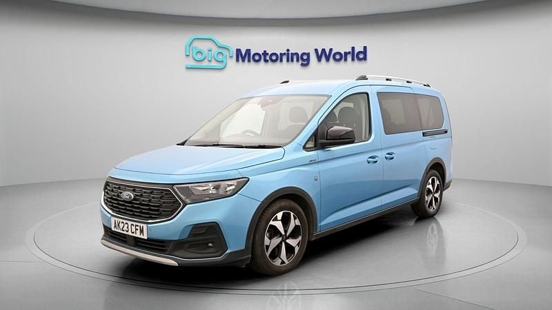 Usado Ford Grand Tourneo Connect Active 121 HP (88 kW) 2023 Azul Monovolume
