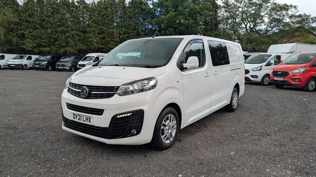 Used Vauxhall Vivaro Sportive 120 HP (88 kW) 2021 White MPV