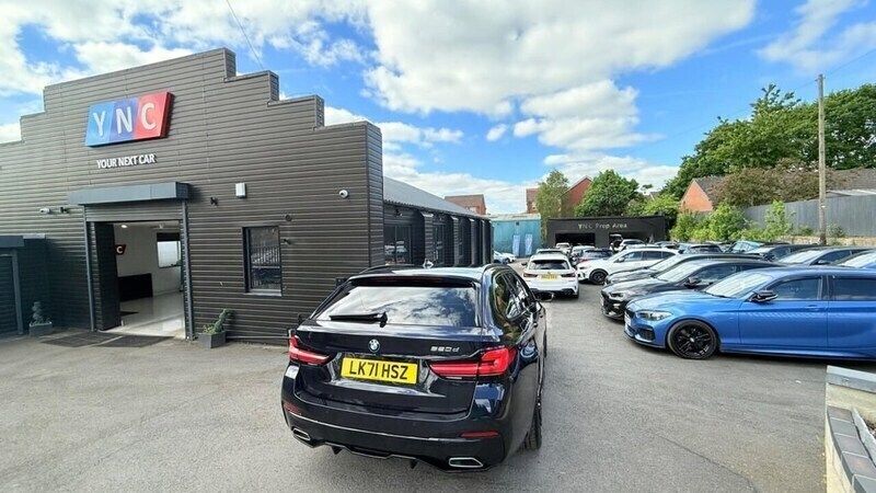 Black Used 2021 BMW 520 M Sport Estate | £24,991 (Fair price) - Image 1/4