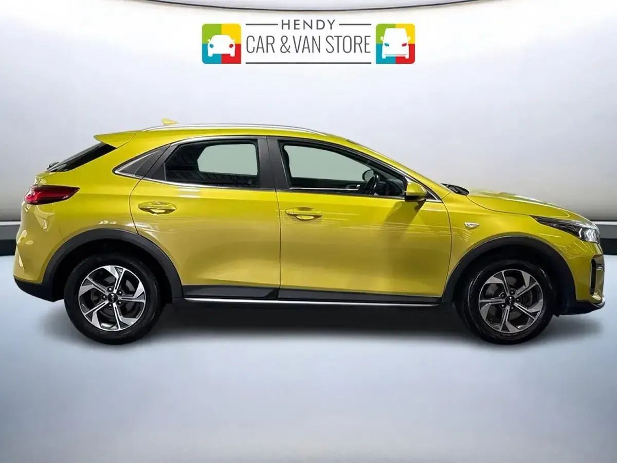 Used Kia XCeed 2023 Yellow SUV