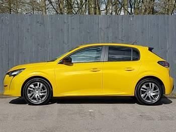 Used Peugeot 208 Active+ 75 HP (55 kW) 2023 Yellow Hatchback