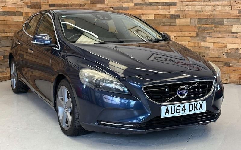 Used Volvo V40 SE Lux 179 HP (131 kW) 2015 Hatchback