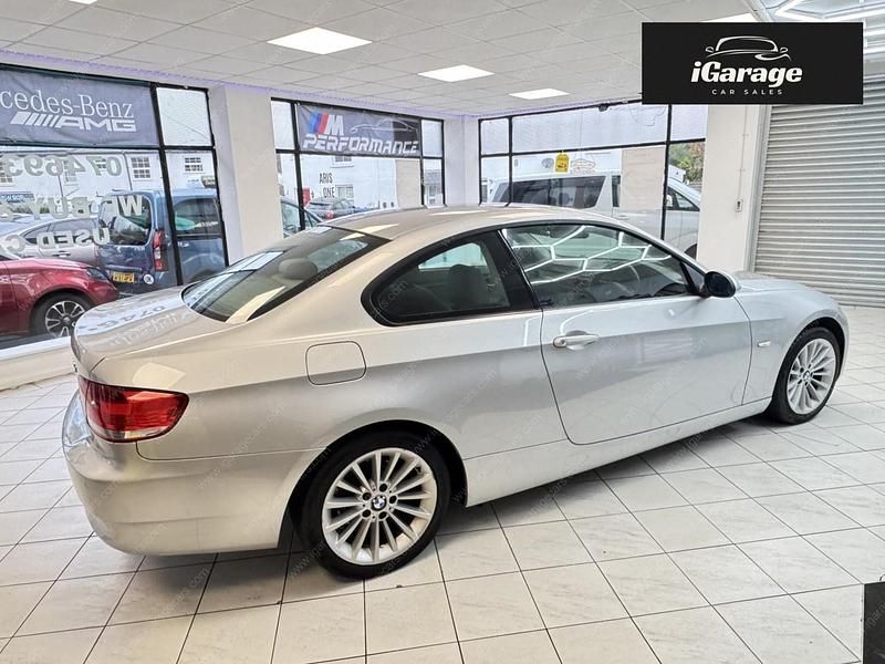 Używany BMW 320 177 KM (130 kW) 2008 Srebrny Coupe