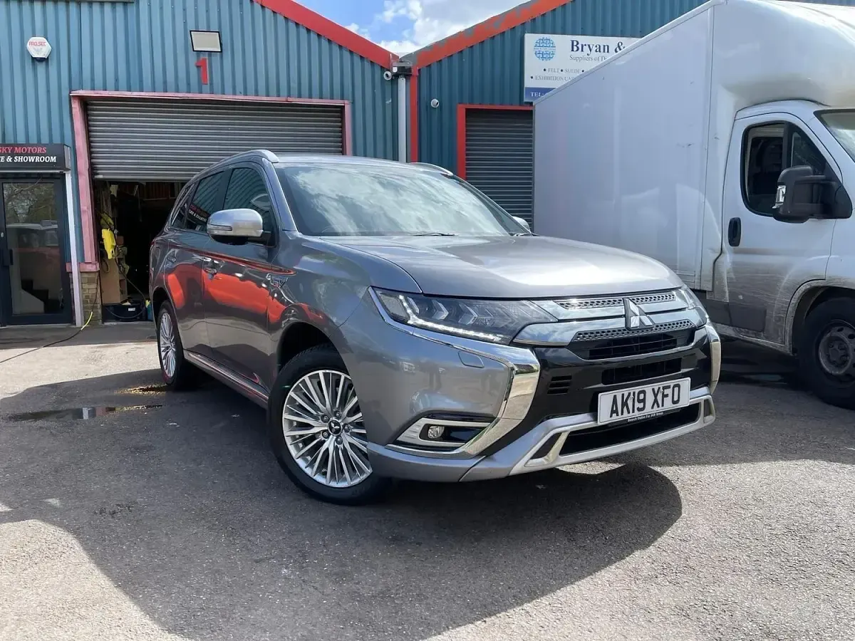 Used Mitsubishi Outlander P-HEV 2019 Grey Estate