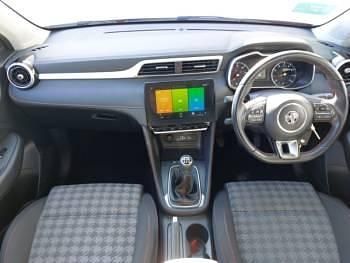 Używany MG ZS Excite 106 KM (77 kW) 2022 Czerwony SUV
