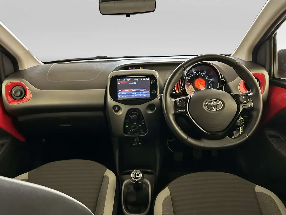 Used Toyota Aygo X-play 71 HP (52 kW) 2019 Red Hatchback