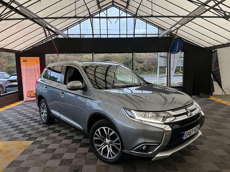 Used Mitsubishi Outlander 2017 Grey SUV
