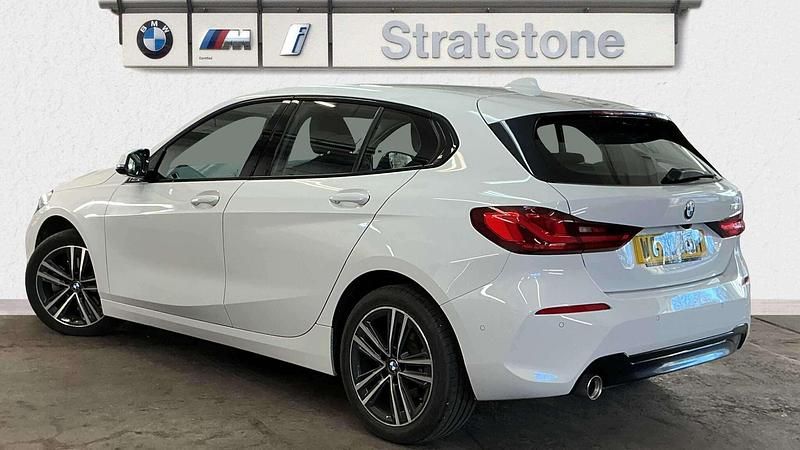 Used BMW 118 Sport Line 138 HP (101 kW) 2020 White Hatchback