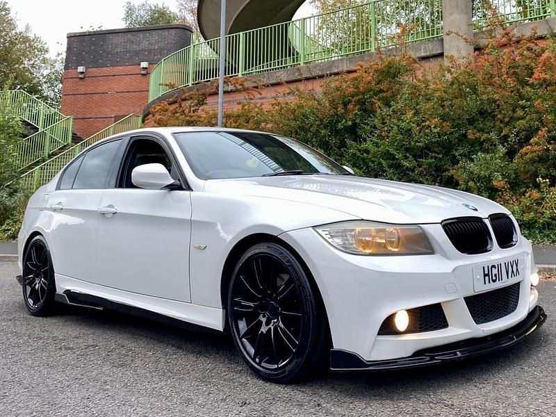 White Used 2011 BMW 318 Sport Line Sedan | £4,395 (Fair price) - Image 1/4