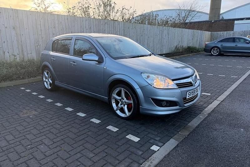 Silver Used 2009 Vauxhall Astra Active Hatchback | £1,495 (Fair price) - Image 1/1