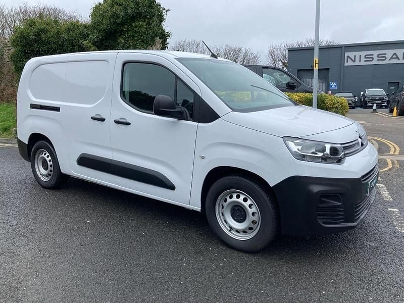 Used Citroën e-Berlingo 98 kW (134 HP) 2025 White MPV