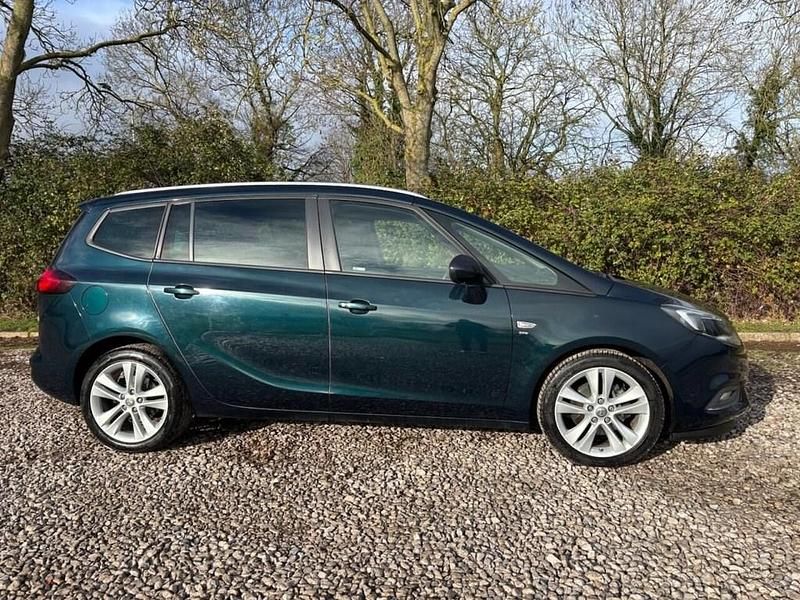 Used Vauxhall Zafira Tourer SRi 140 HP (102 kW) 2017 Green MPV