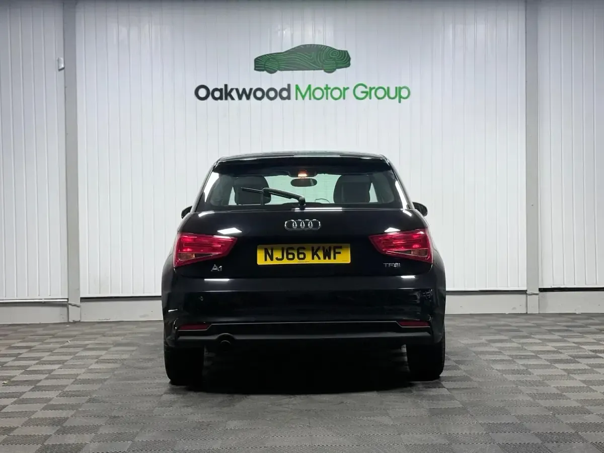 Used Audi A1 Performance 95 HP (69 kW) 2016 Black Hatchback
