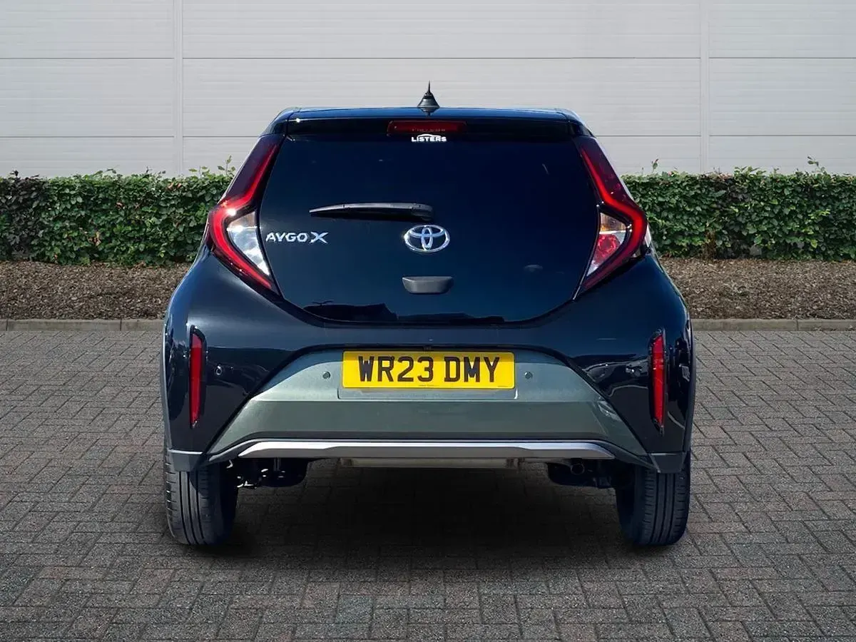 Used Toyota Aygo X 72 HP (52 kW) 2023 Green SUV