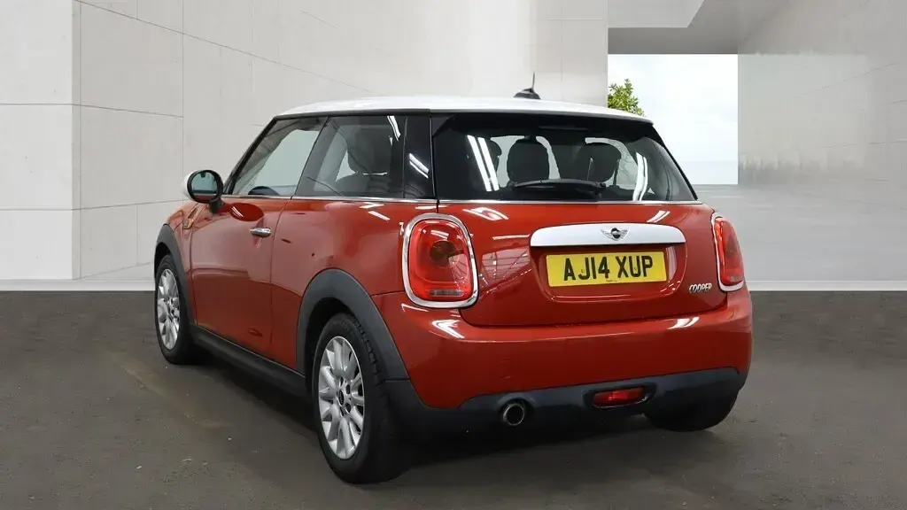 Used Mini Cooper Hatch 136 HP (100 kW) 2014 Red Hatchback