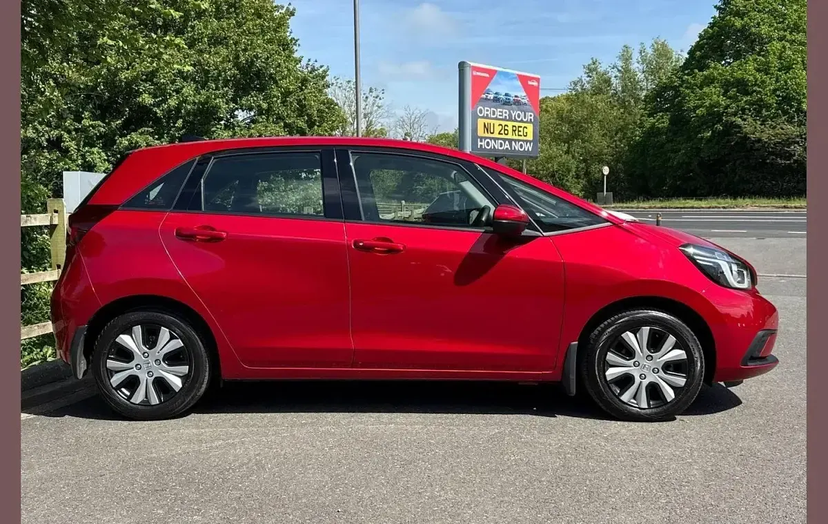 Used Honda Jazz SR 109 HP (80 kW) 2022 Crystal red Hatchback