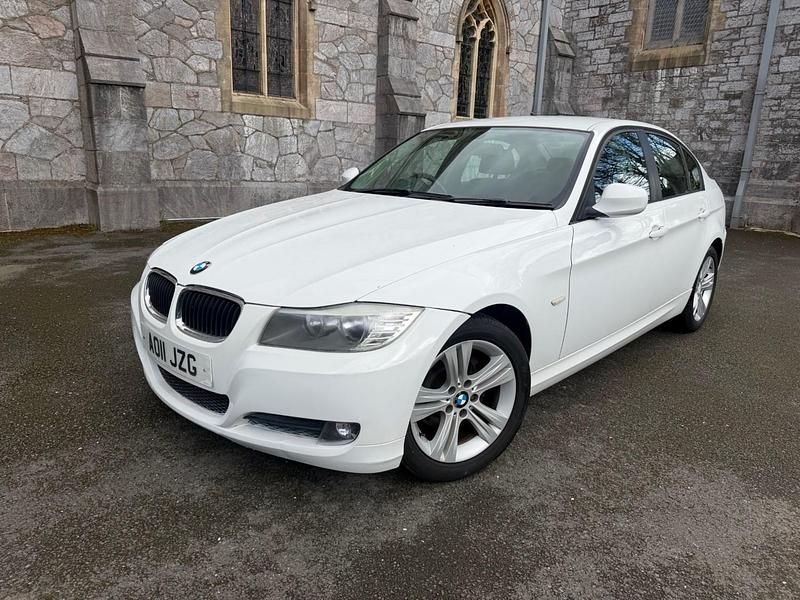 Used BMW 318 2011 White Sedan
