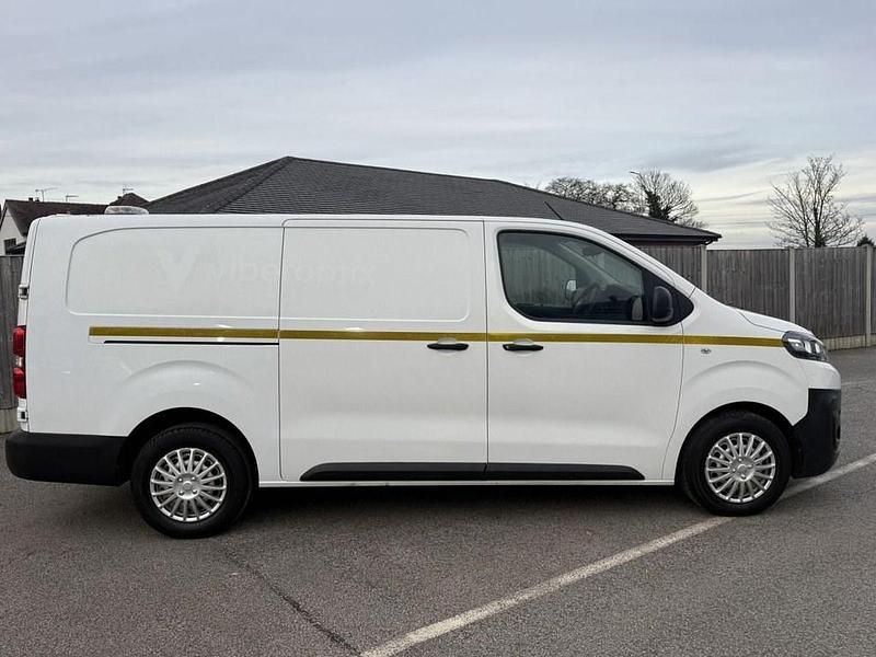 Used Citroën Dispatch 2021 White MPV